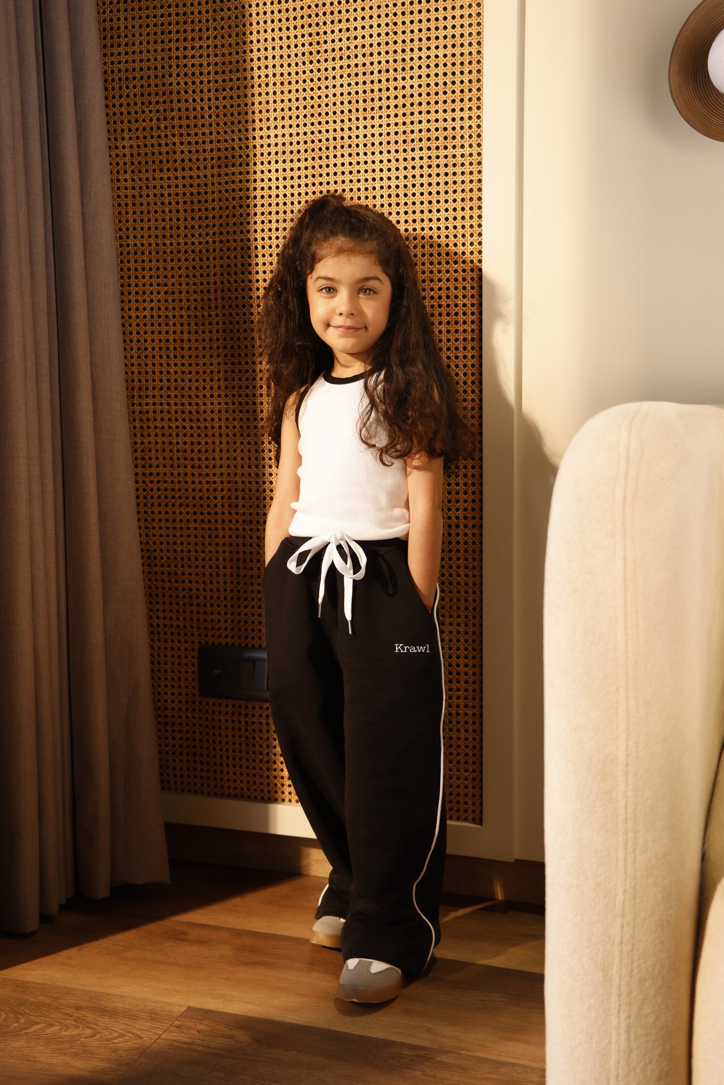 CONTRAST TANK WHITE + CORE JOGGERS BLACK SET