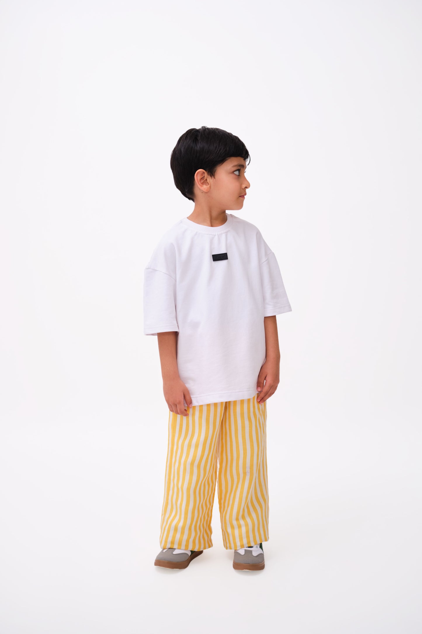 LOGO TEE + STRIPED PANTS SET